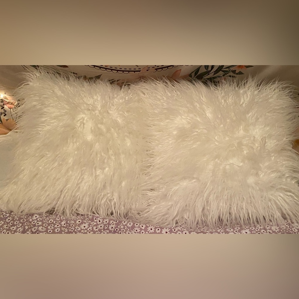 2 Faux Fur Pillow Covers